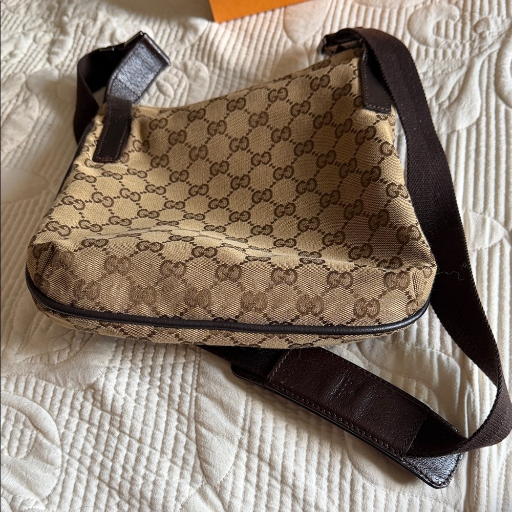 Gucci Tan and Brown Monogram Shoulder Bag - Picture 10 of 14
